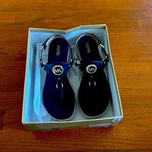 Like new Michael Kors thing sandals in rare navy blue!